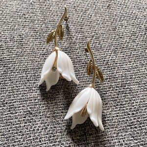 {Boutique} Flower earrings, NWOT